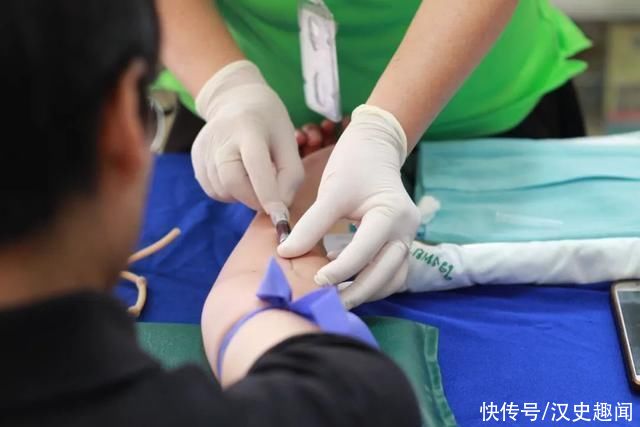 姚策生母有大三阳，养子郭威没有，这么多年她就没怀疑过吗？