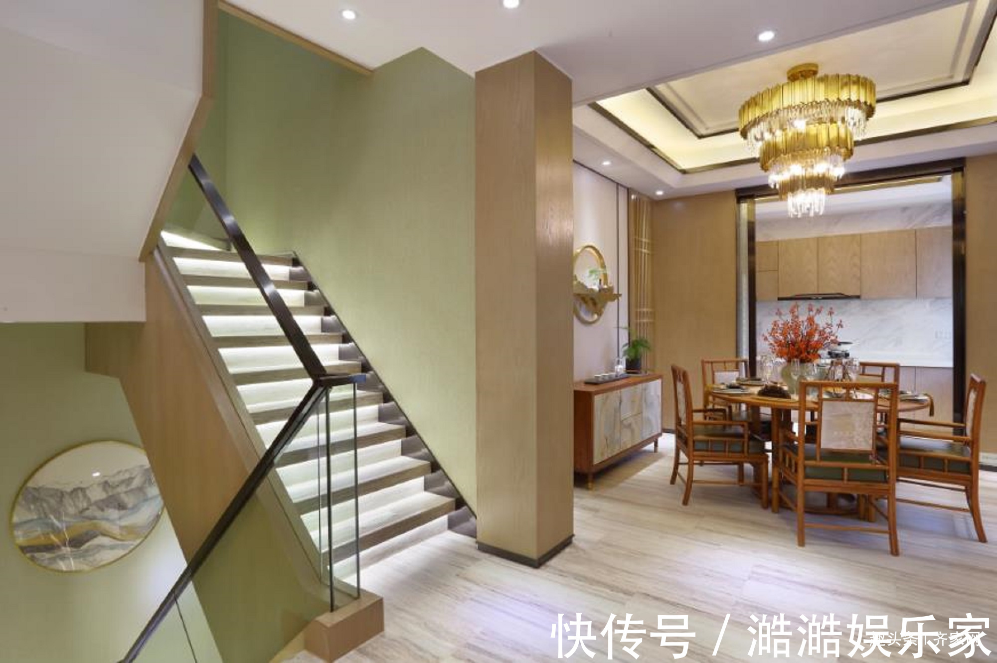 茶室|现代中式复式,花瓣式吊灯,茶室镂空置物隔断,打破中式严肃感!