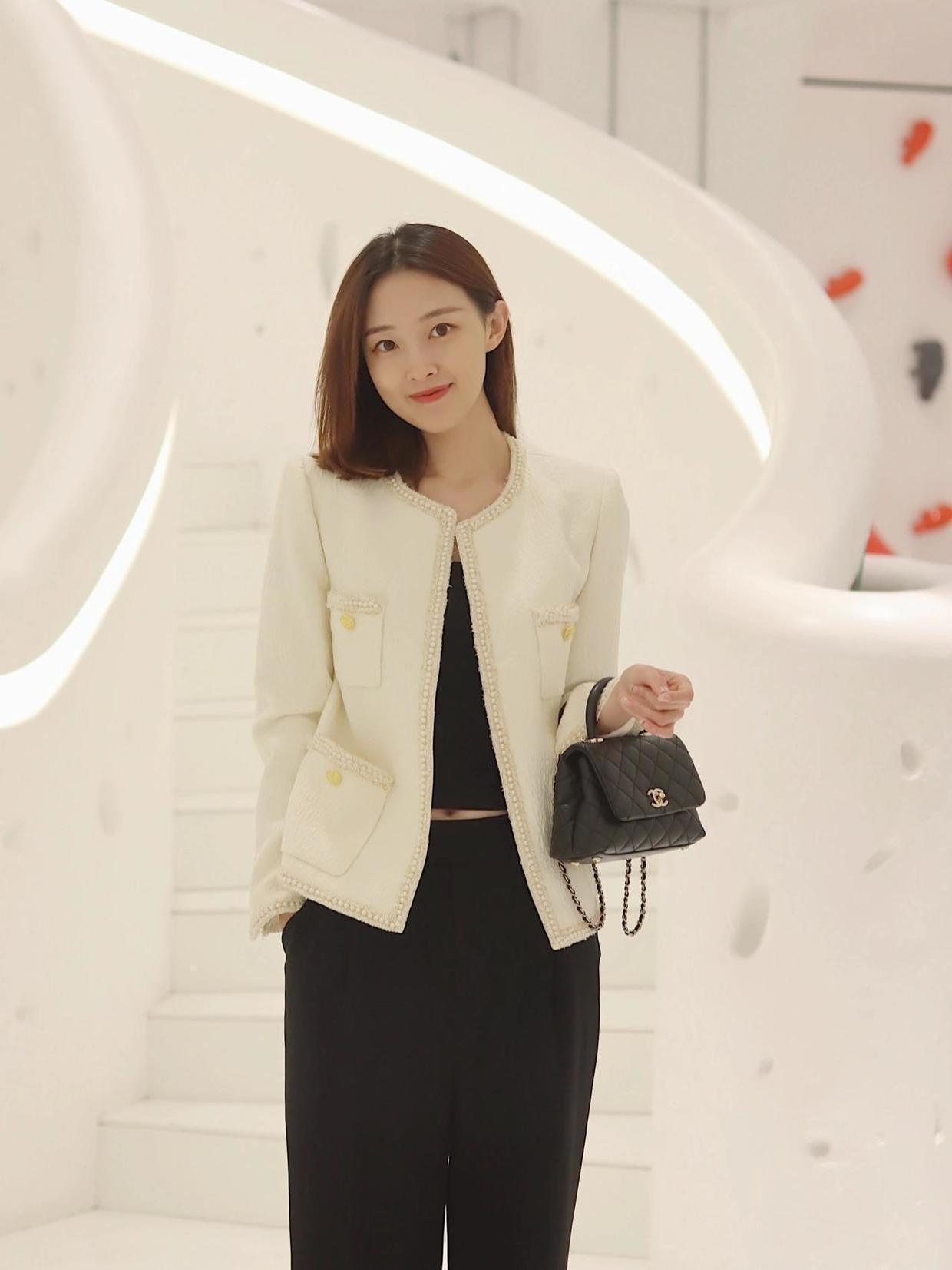 外套|30+的女性最适合短款外套,时髦精示范,学会这几个搭配方法就够