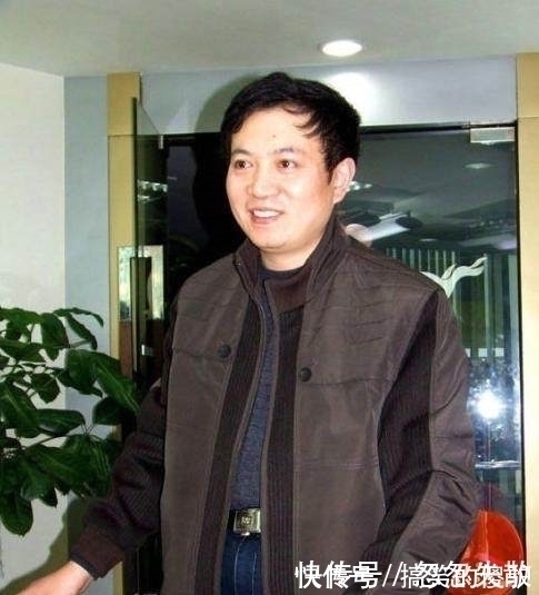 字库@23岁获全国钢笔大赛特等奖,49岁入职方正字库,获赞“字体男神”