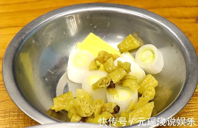 锅仔|大厨教你最省事的羊杂锅仔做法,热气腾腾不腥不膻!能当火锅吃