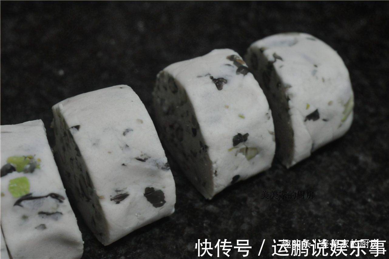 一日三餐|夏天湿气重，补药一堆，不如吃此物一块，清爽粉糯，凉吃更带劲！