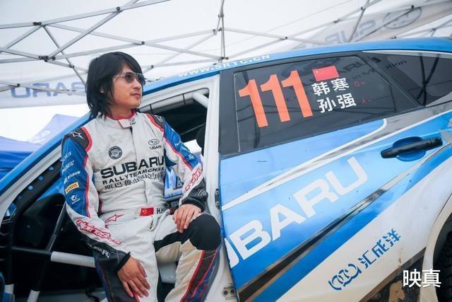 小说|高二辍学，靠写小说登上福布斯作家榜，38岁的韩寒活得令人羡慕