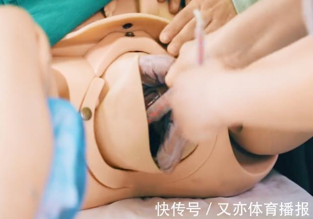 疼痛|顺产生娃到底疼在哪儿?助产士模拟接产全程,熬过来的都是女战士
