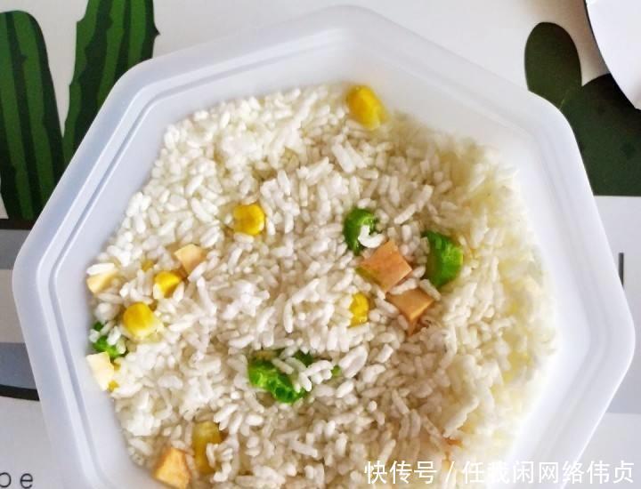 热饭|自热饭风靡一时,吃货直呼神奇,但有谁注意到里面的“假大米”