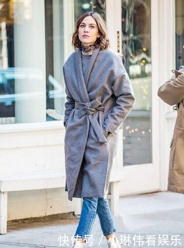 洋气|大衣+打底裤已成“过去式”,学女明星们这样穿,不仅显瘦还洋气