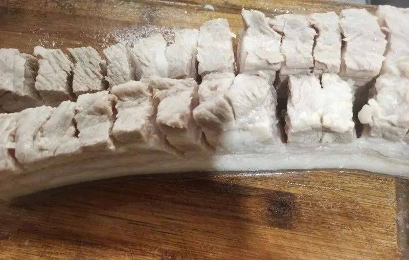 脆皮五花肉：外酥里嫩，肥而不腻，太香了