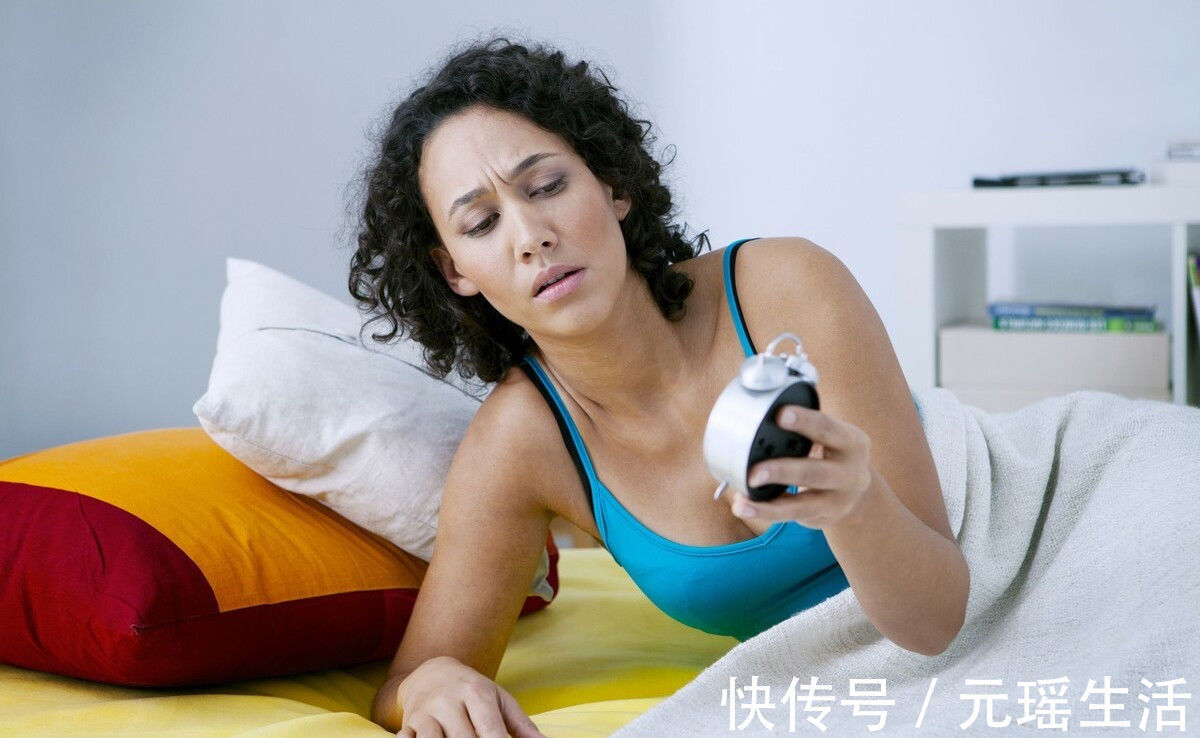 慢性疾病|为何上年纪的女性容易失眠？或许跟4个原因有关，做好4点来改善