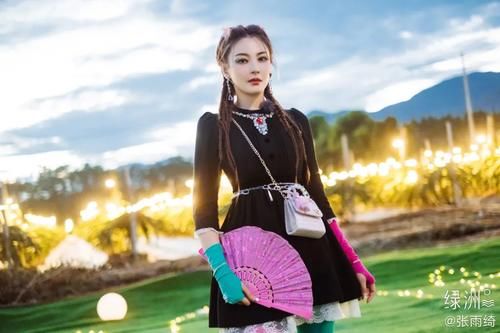 gif|取代谢娜3个月后,网友:因为她《快本》变好看了!