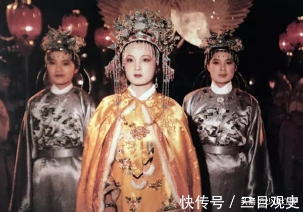 贾元春#红楼梦：贾府的两个元宵节里，藏着元春死亡的秘密