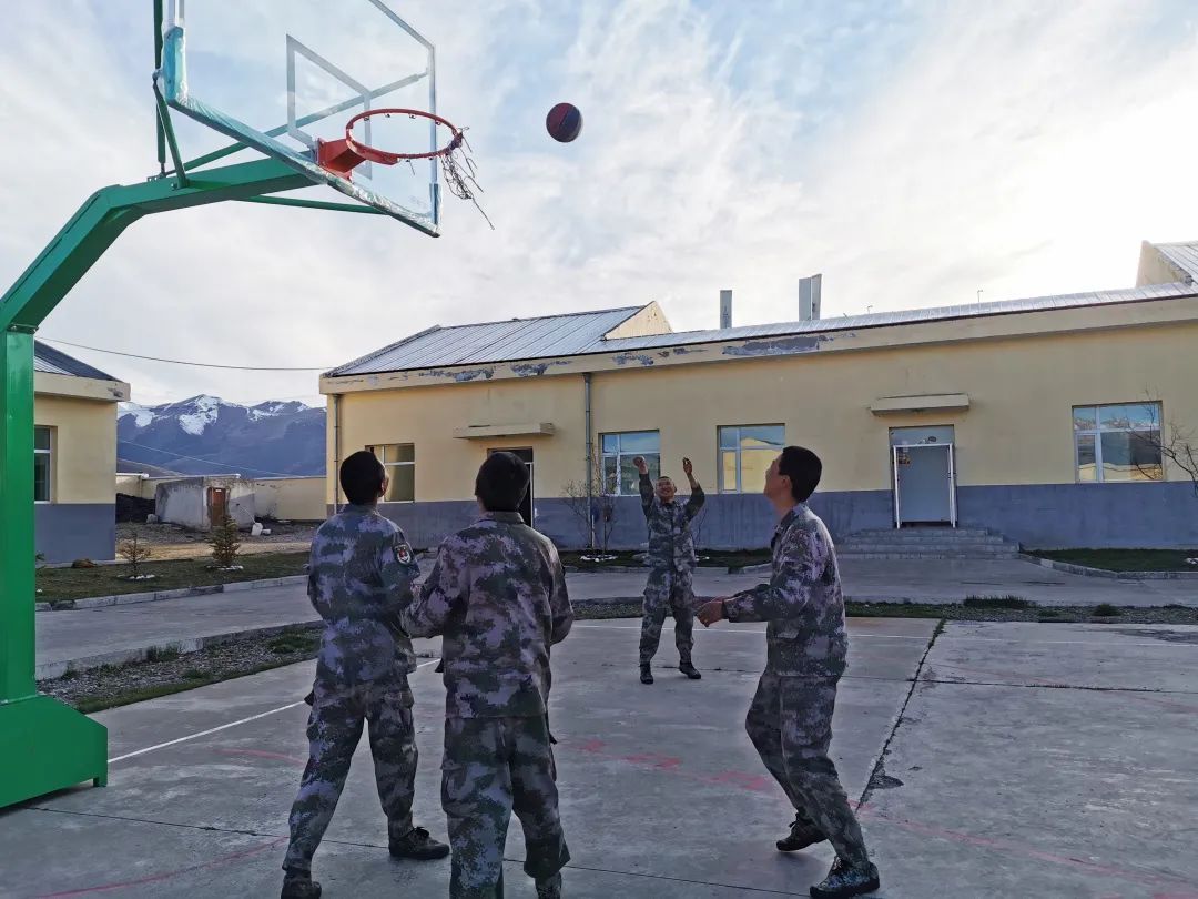 人来自|-38℃，骑马的兵哥哥真帅！