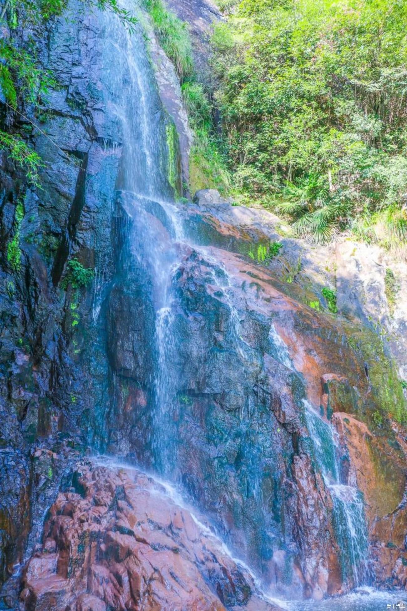 看山看云看梯田，星空诵读南尖岩