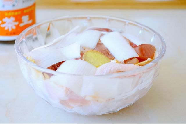 让人无法抗拒的鸡腿饭,香浓入味还嫩滑,大人小孩都爱吃