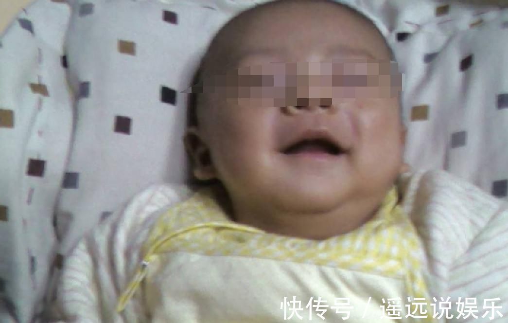 宝宝|孩子妈半夜睡醒上厕所,开灯一瞥宝宝不见了,一脚踹向宝爸