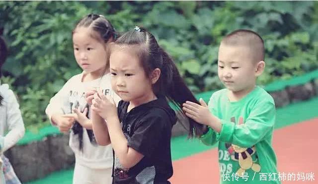 乐乐|幼儿园“新型欺凌”蔓延,孩子无助默默忍受,家长却毫不知情