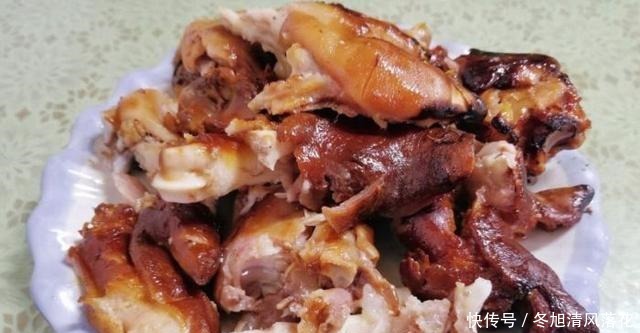 哈尔滨就4张桌子的小破店,28年没有菜单,大肘子78元1个每桌必点