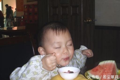 积食|奶奶带娃3年,孩子从未积食,少吃2种饭,多做2事,强脾长大个!