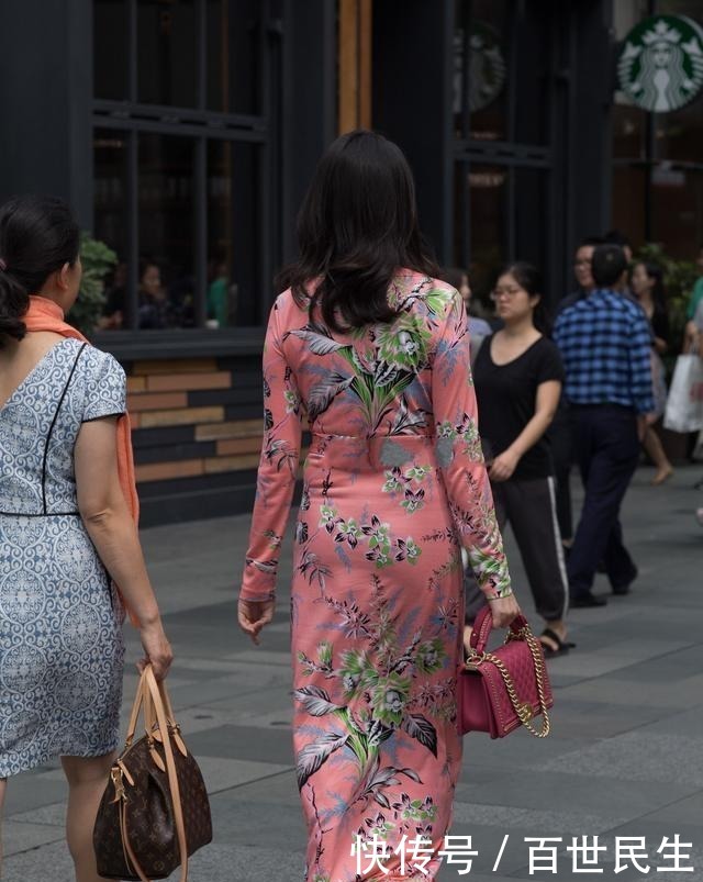 纯色|连衣裙穿搭这样好迷人,游走在高贵与活泼之间,做漂亮女生