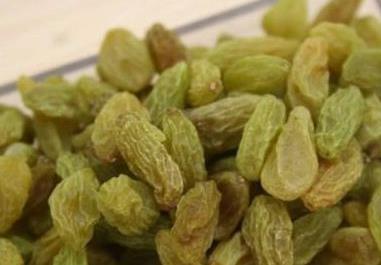 冬病夏治|葡萄干与此物一起泡，睡前喝一杯，温暖手脚，失眠也好了