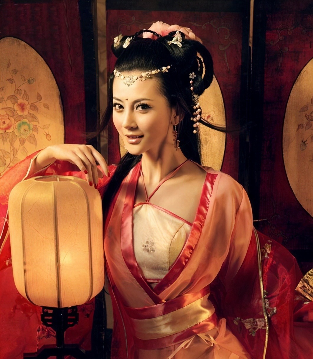 被称作|倾国倾城的李夫人是怎样迷倒汉武帝的,为何被称作最聪明的女人