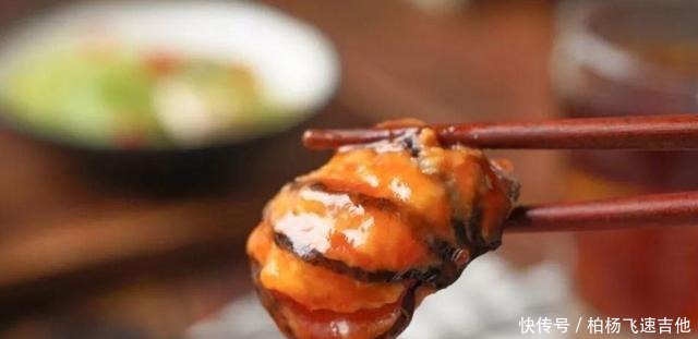 这么做茄子真的美味,这道快手年夜饭美食,“张灯结彩”过大年