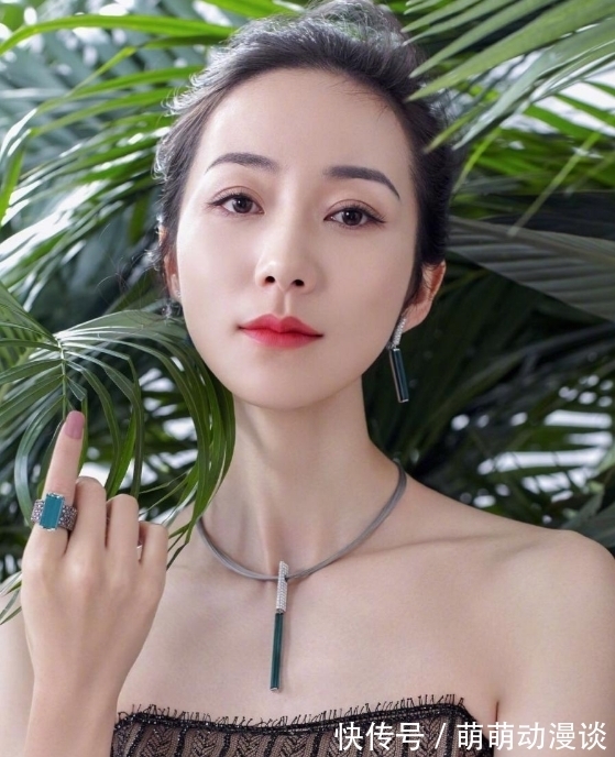翡翠|没想到家世显赫，为人还低调的韩雪，也是翡翠的忠实粉丝