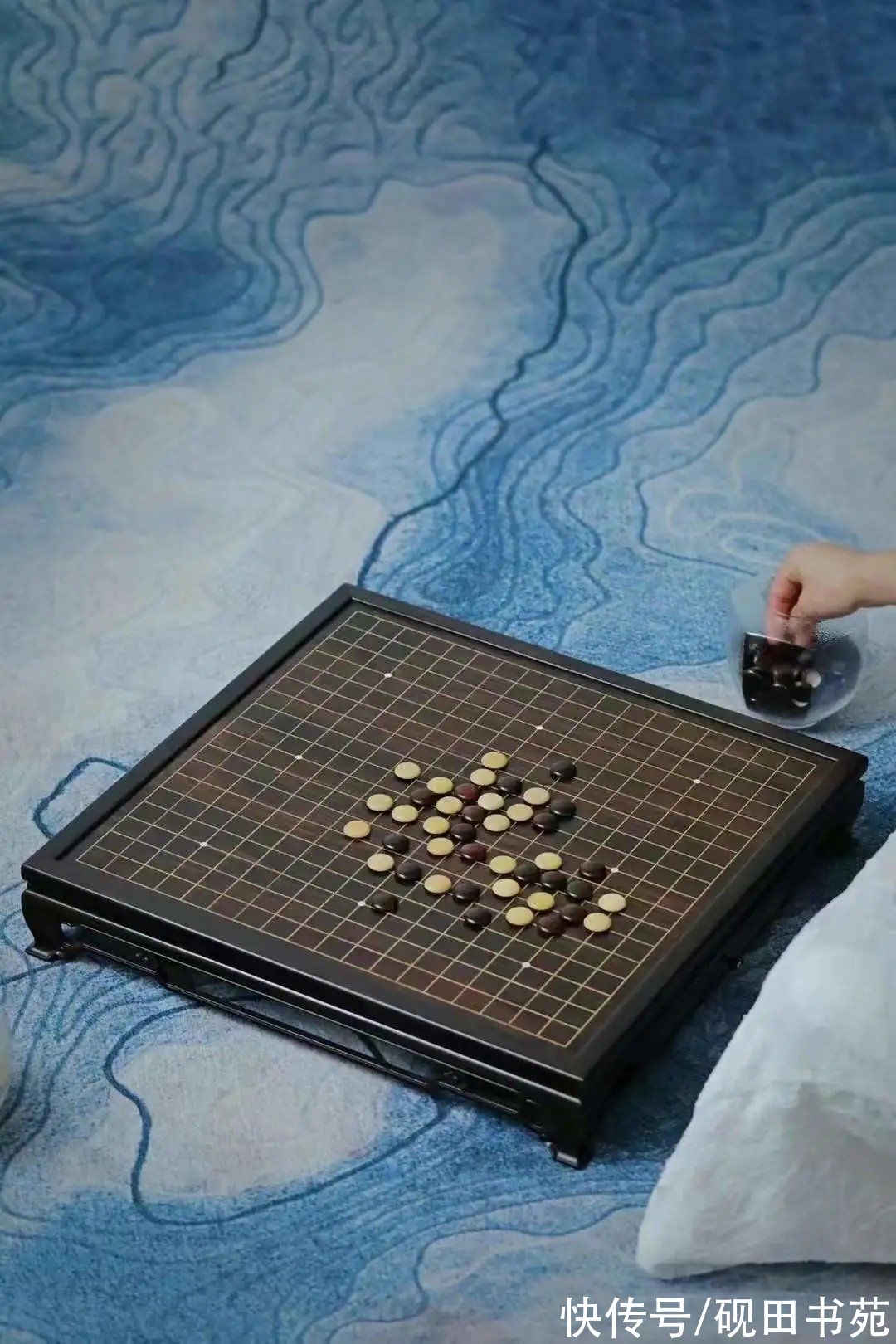 老挝&马未都：花3000万买个棋盘，最贵的不是棋子，而是上面的画