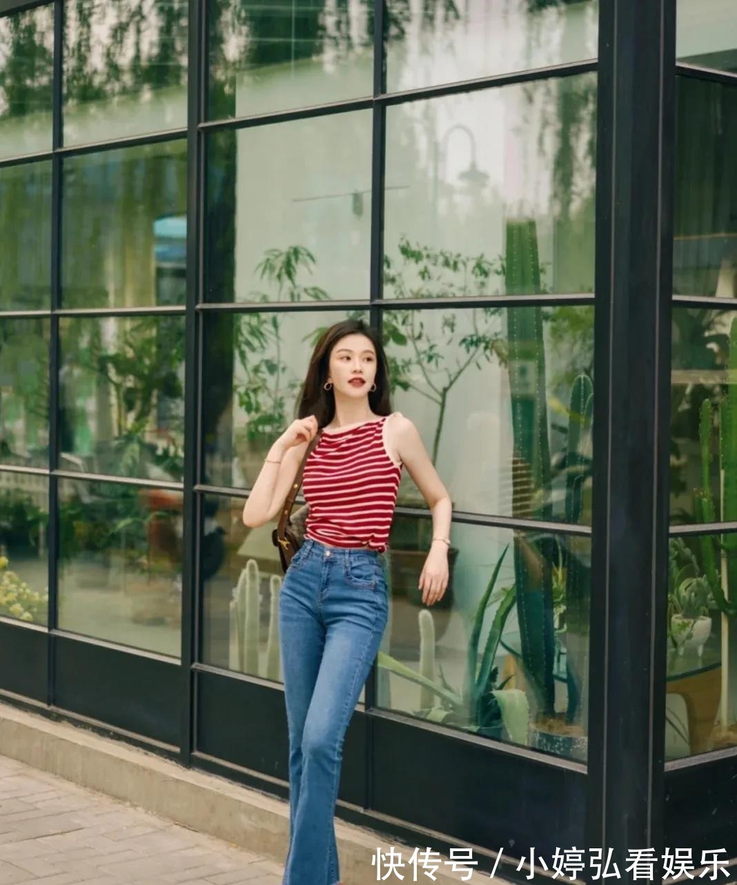 小白|今夏小白鞋收起来吧！现在流行的是“方头鞋”，显高显瘦显腿长