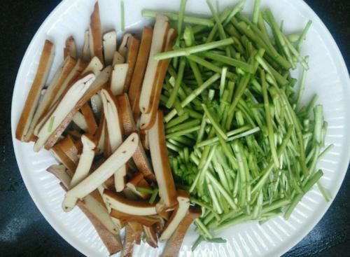 美味|这菜比黄瓜刮油，等于“天然泻药”，清脆美味，口臭没了，越吃越瘦