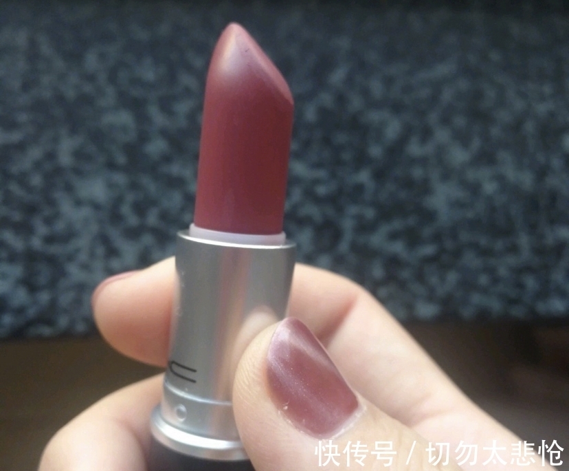 小姐姐 秋冬显白又温柔的口红,非豆沙莫属,好看的豆沙色口红都在这里啦