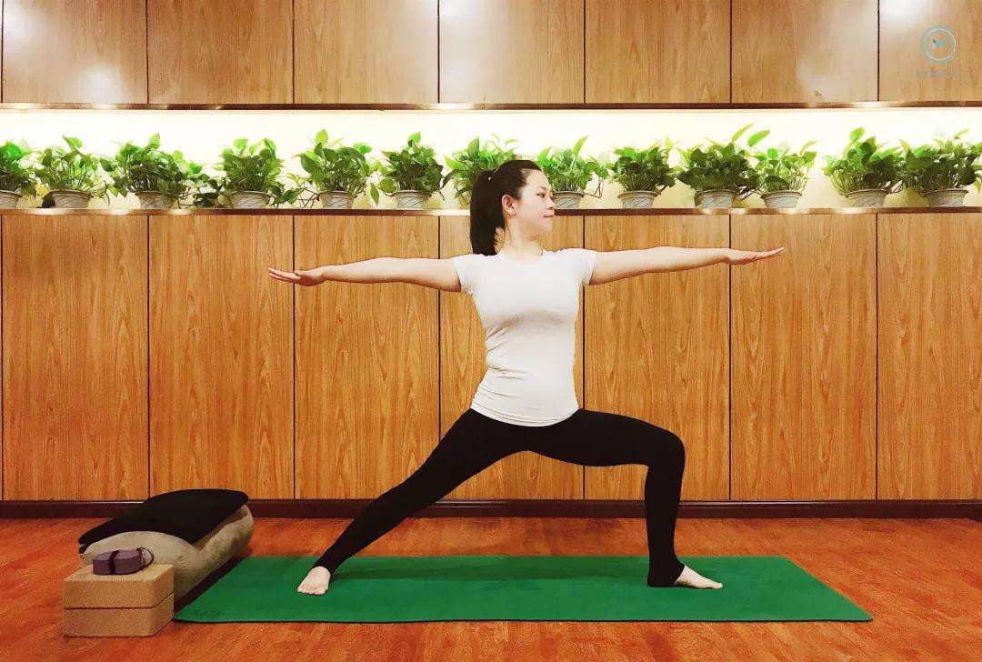 腹白线|丹麦妈妈怀上三胞胎,产后肚皮却“收不回去”,看完照片感同身受