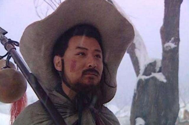 水浒传$水浒传的隐秘高手,只有卢俊义能和他一较高下,五虎将都打不过他