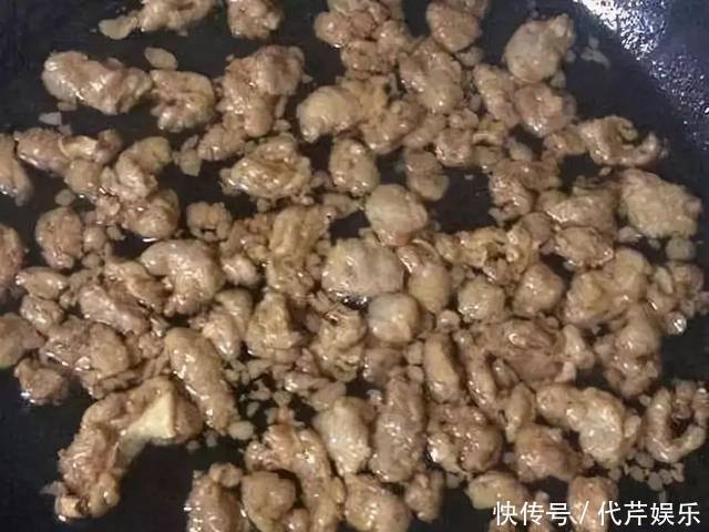  熬猪油，只加水是“外行”！教你正确做法，香浓不腥，吃1年不坏