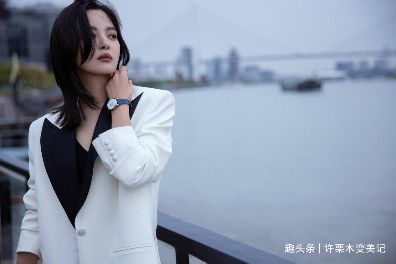 手镯 女人适合戴“手镯”还是“手表”三个理由告诉你,戴错很尴尬