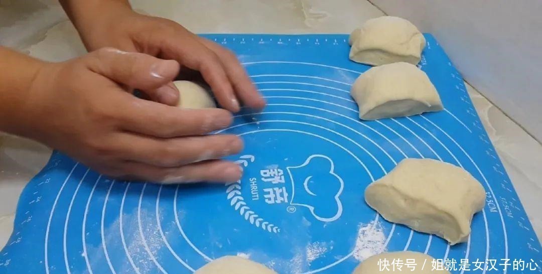 面团|爱吃烧饼的要收藏了,开水一烫,个个松软香甜,学会都能开店了