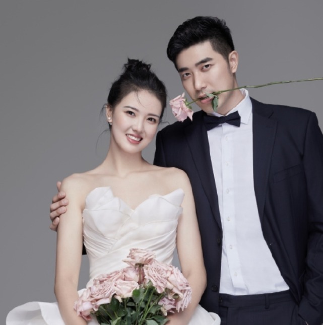 备战东京奥运会|官宣婚礼!女排张常宁和男篮吴冠希发布婚纱照,正式宣布婚期
