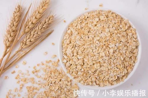 全麦面包|这7种食物,中学生睡前千万不要再吃了!后果真的很严重!