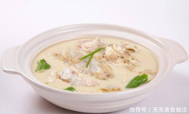 尿酸|医生总说痛风患者降尿酸要多喝水排尿,3种水喝了尿酸不降反升