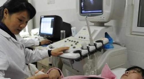 小刘|女孩怀孕多次没能有孩子,第8次终于有了结果,医生和护士却傻了