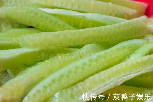 爽脆|凉拌黄瓜有诀窍，不能切完就拌，多做这2步，黄瓜更清脆更入味