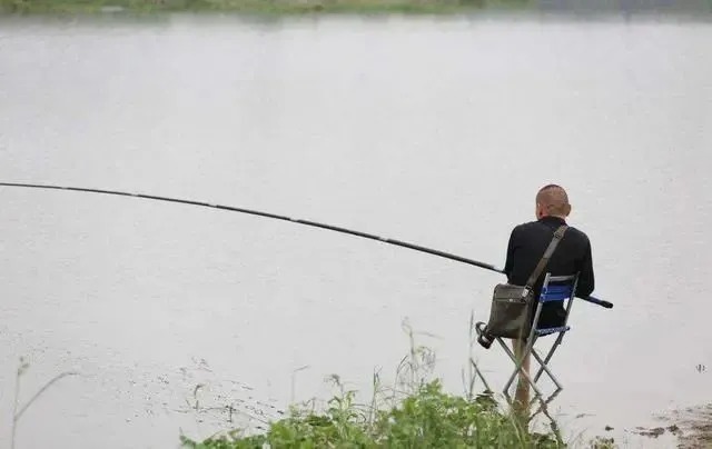 走水严重无法观漂,这几种钓法完美解决问题,钓鱼大师都在用