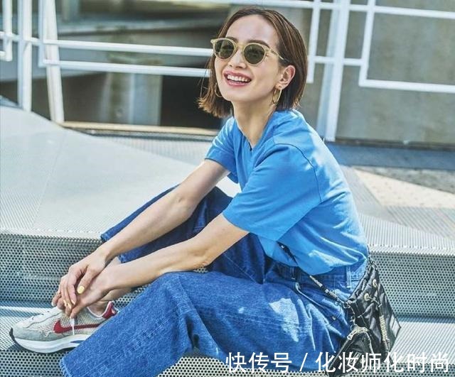 时髦 凭什么早秋一定穿奶茶色我偏不!最时髦的“亮色配色”,大爱啊!