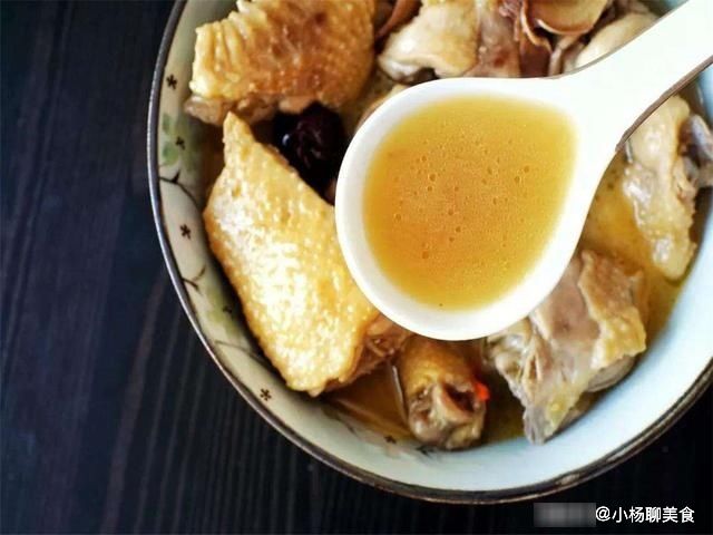 鸡腿肉|猪耳拌黄瓜和香油鸡的家常做法，做法简答，味道特别棒