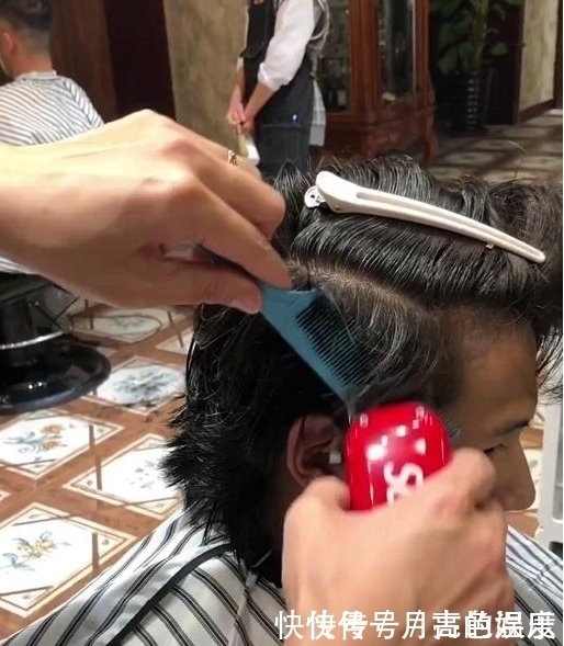 邋遢|女友嫌弃小伙太邋遢，换个新发型后惊艳了，网友：前女友瞎了眼！