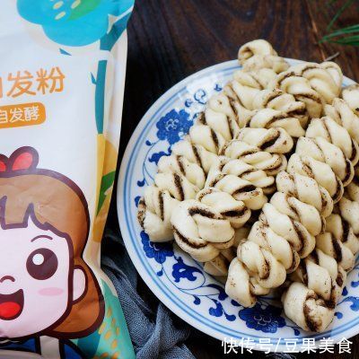  面点|#南北面点大不同#黑芝麻酱花卷