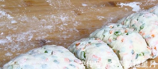 我家面粉不蒸馒头,这样做比包子简单,味道比它香,好吃!