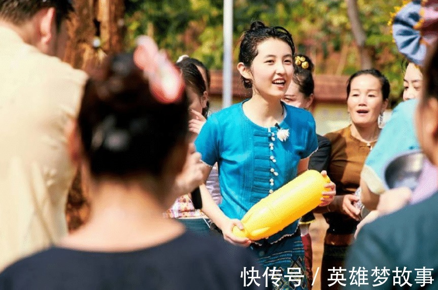 张子枫|《向往》新一期海报，任嘉伦许魏洲靠边站，C位人选团宠“本宠”