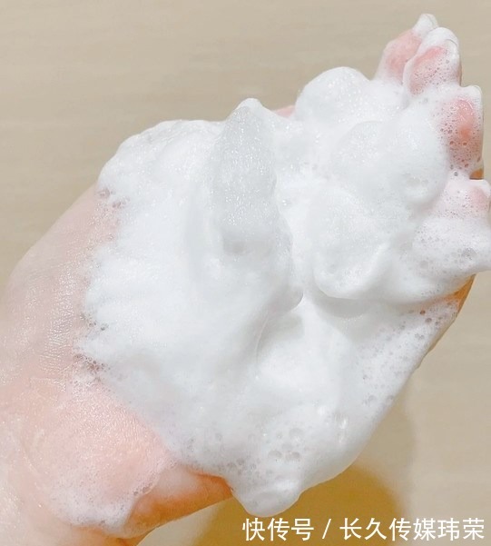 敏感肌|国内3大憋屈洗面奶,明明平价又好用,却“输在包装”,真是讽刺