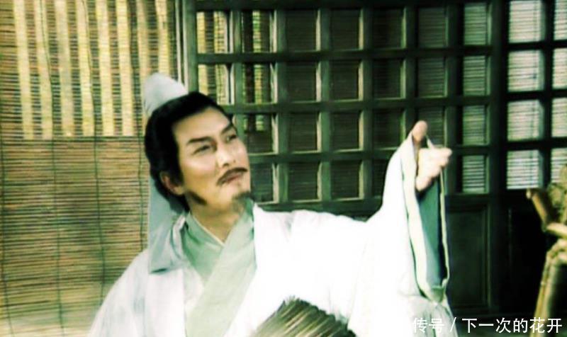 刘备|为什么诸葛亮下葬的时候,用四个人抬棺往南走!