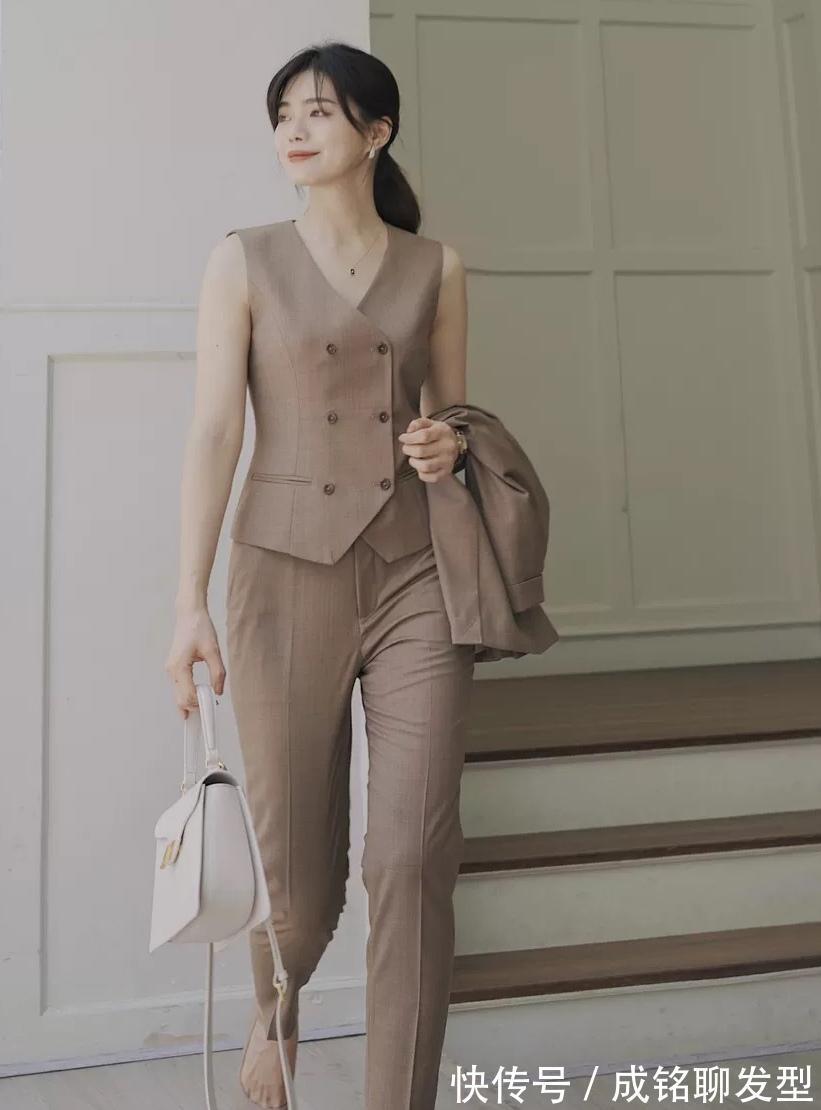 感宜|高级感宜简不宜繁,十款精致大气的职场穿搭,干练减龄不失时尚感